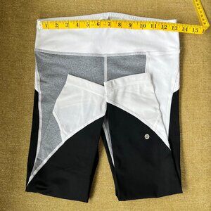 VIMMIA Allegiance Capri, Size M, White Black Gray, Women's leggings EUC